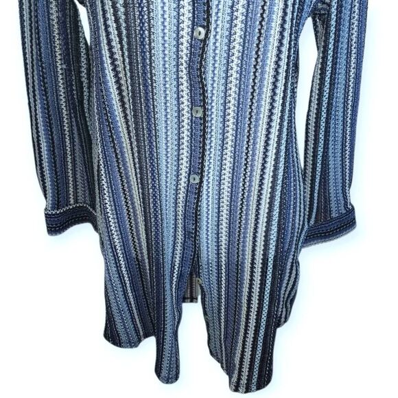 C&C CALIFORNIA BLUE & WHITE BUTTON DOWN CROCHET BLOUSE SZ.L EUC - Picture 3 of 8